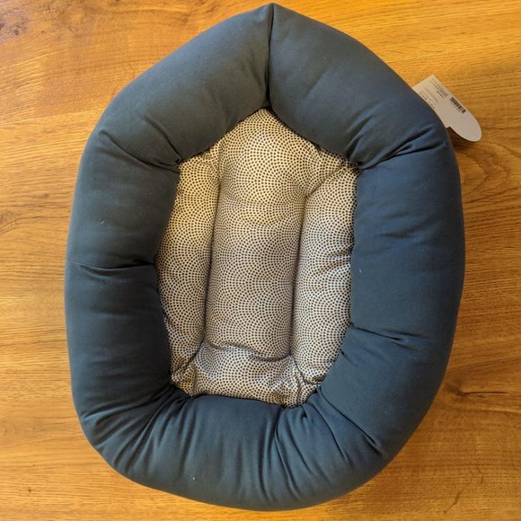 Boots & Barkley Other - Boots & Barkley Small Pet Bed